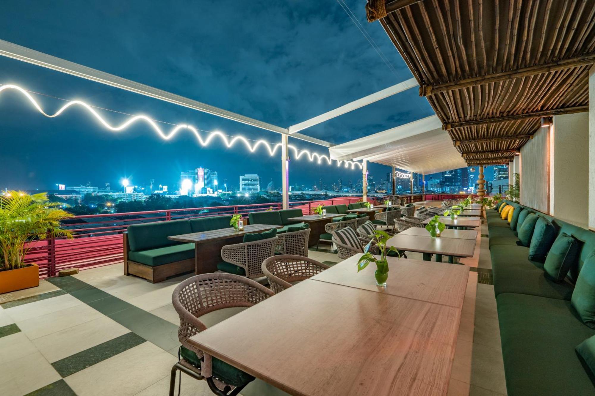 Chi Art Series Hotel Bangkok Exterior foto